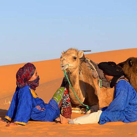 Desert Berber Fire Camp เมอร์ซูกา ภายนอก รูปภาพ