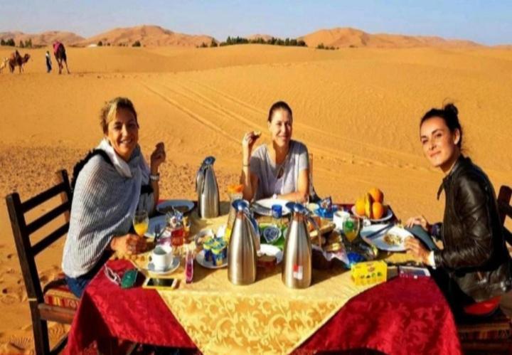 Desert Berber Fire Camp เมอร์ซูกา ภายนอก รูปภาพ